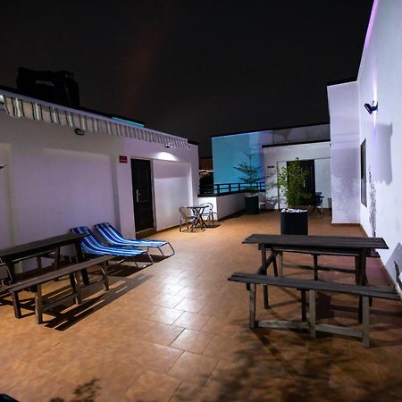 Washington Apartments - Just 25Mins Drive From The Airport Kwashieman Bagian luar foto