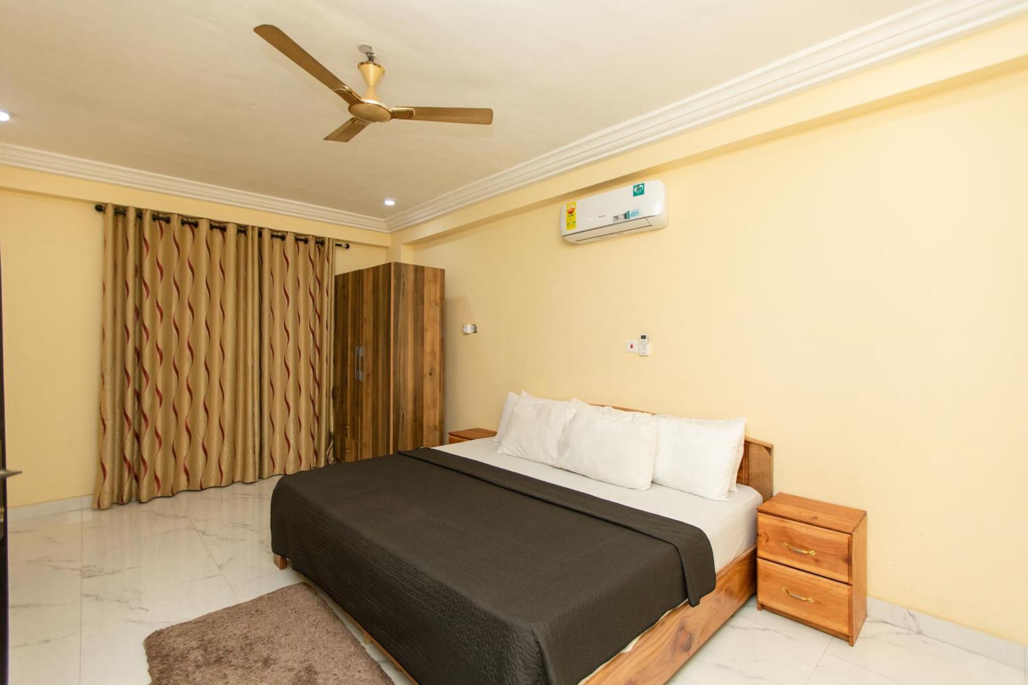 Washington Apartments - Just 25Mins Drive From The Airport Kwashieman Bagian luar foto