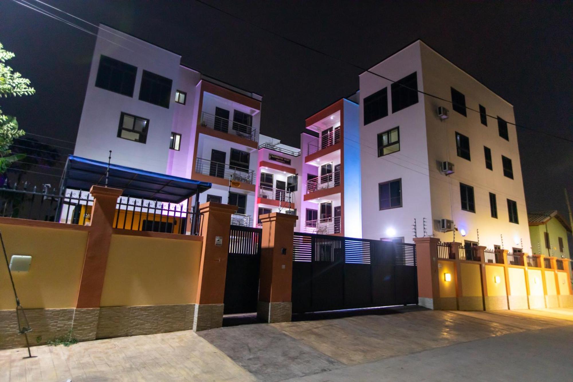 Washington Apartments - Just 25Mins Drive From The Airport Kwashieman Bagian luar foto