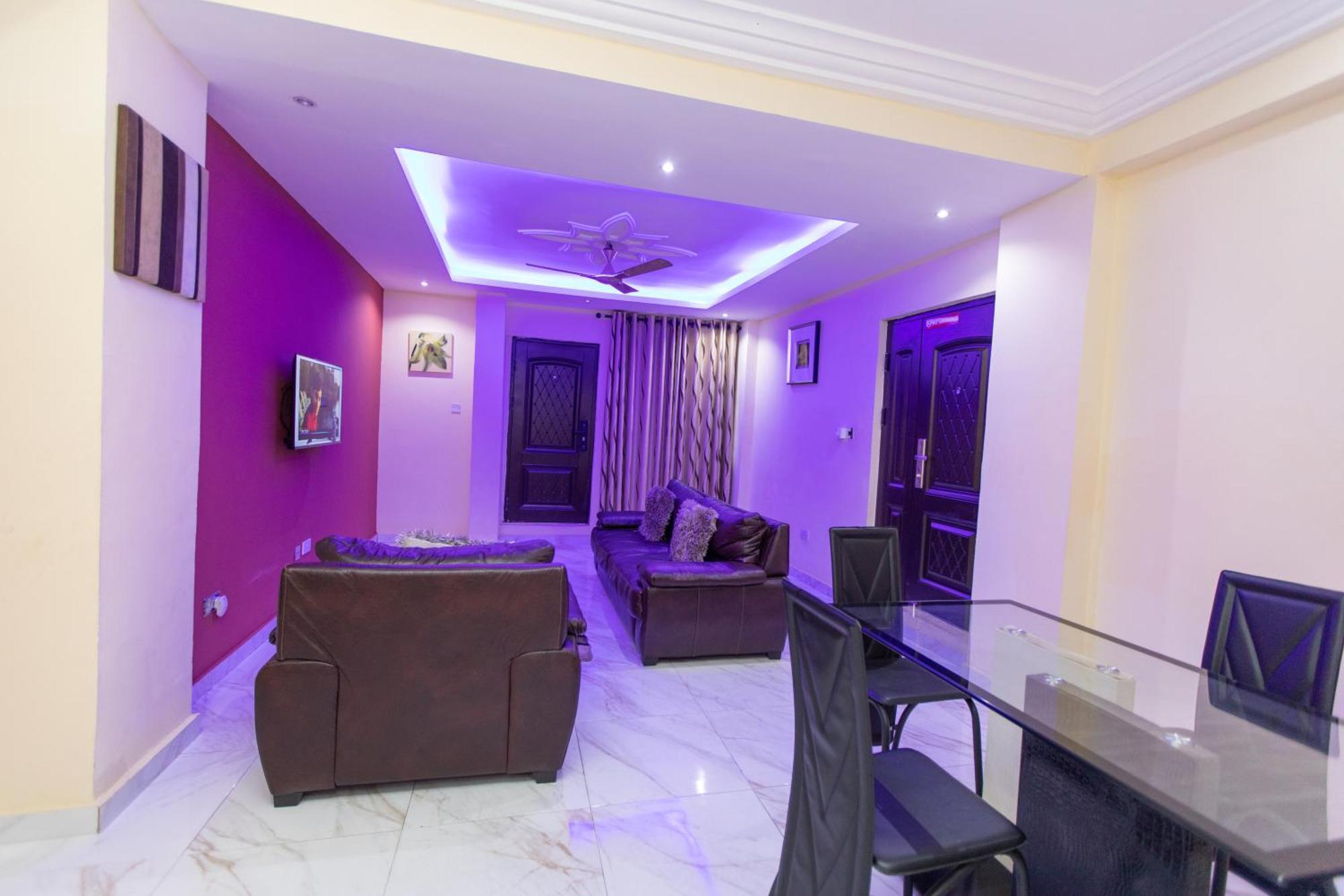 Washington Apartments - Just 25Mins Drive From The Airport Kwashieman Bagian luar foto