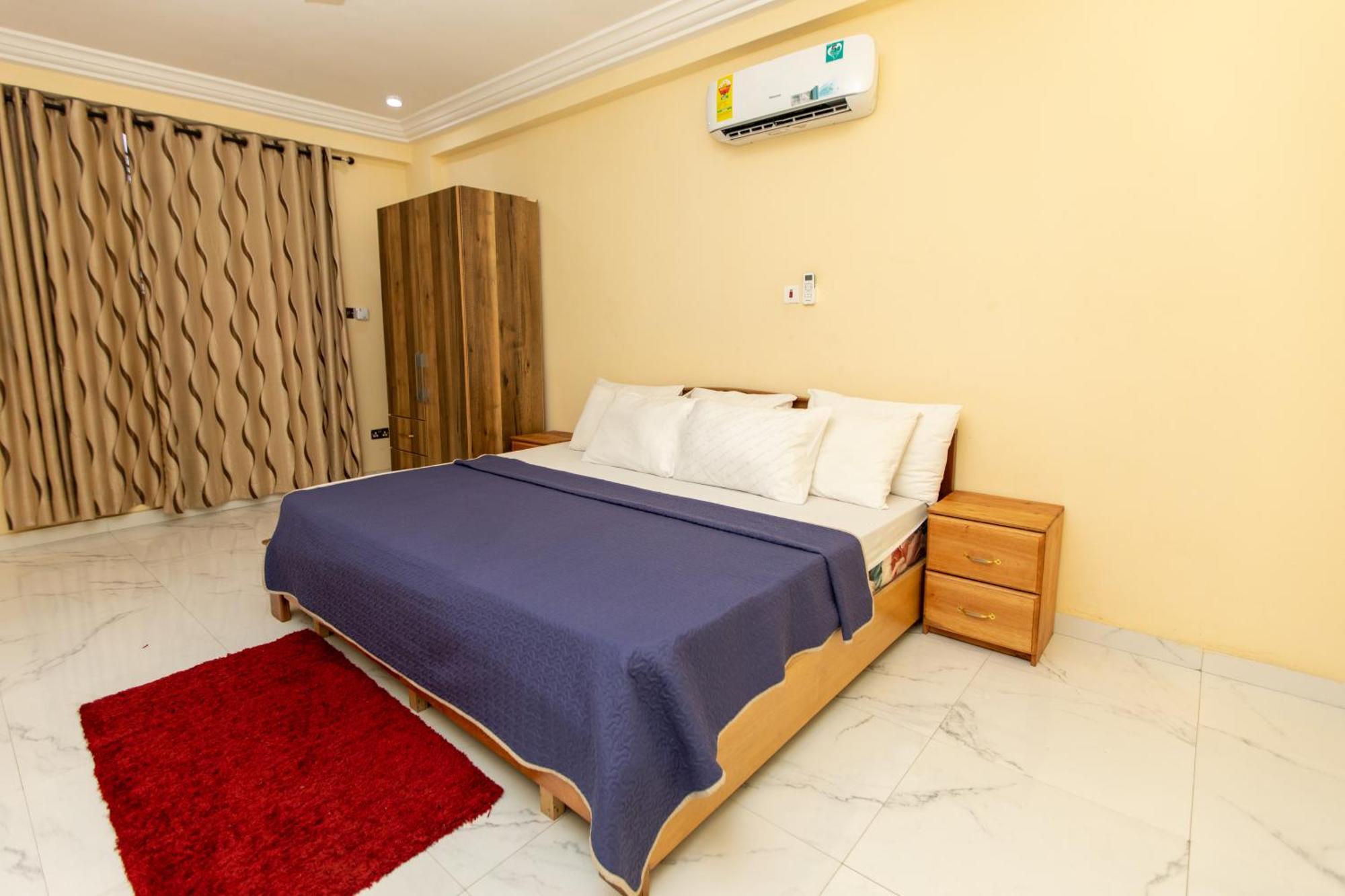 Washington Apartments - Just 25Mins Drive From The Airport Kwashieman Bagian luar foto